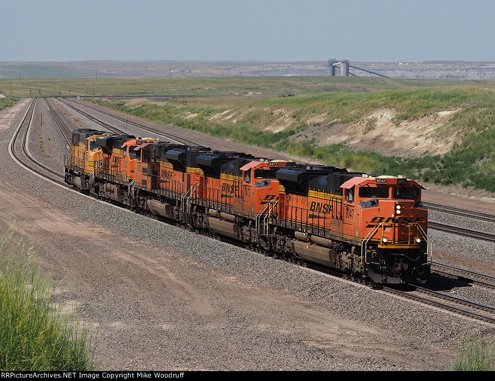 BNSF 9047